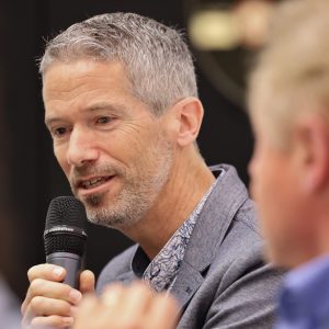 Jacques Fellay speaking to Seth Berkley